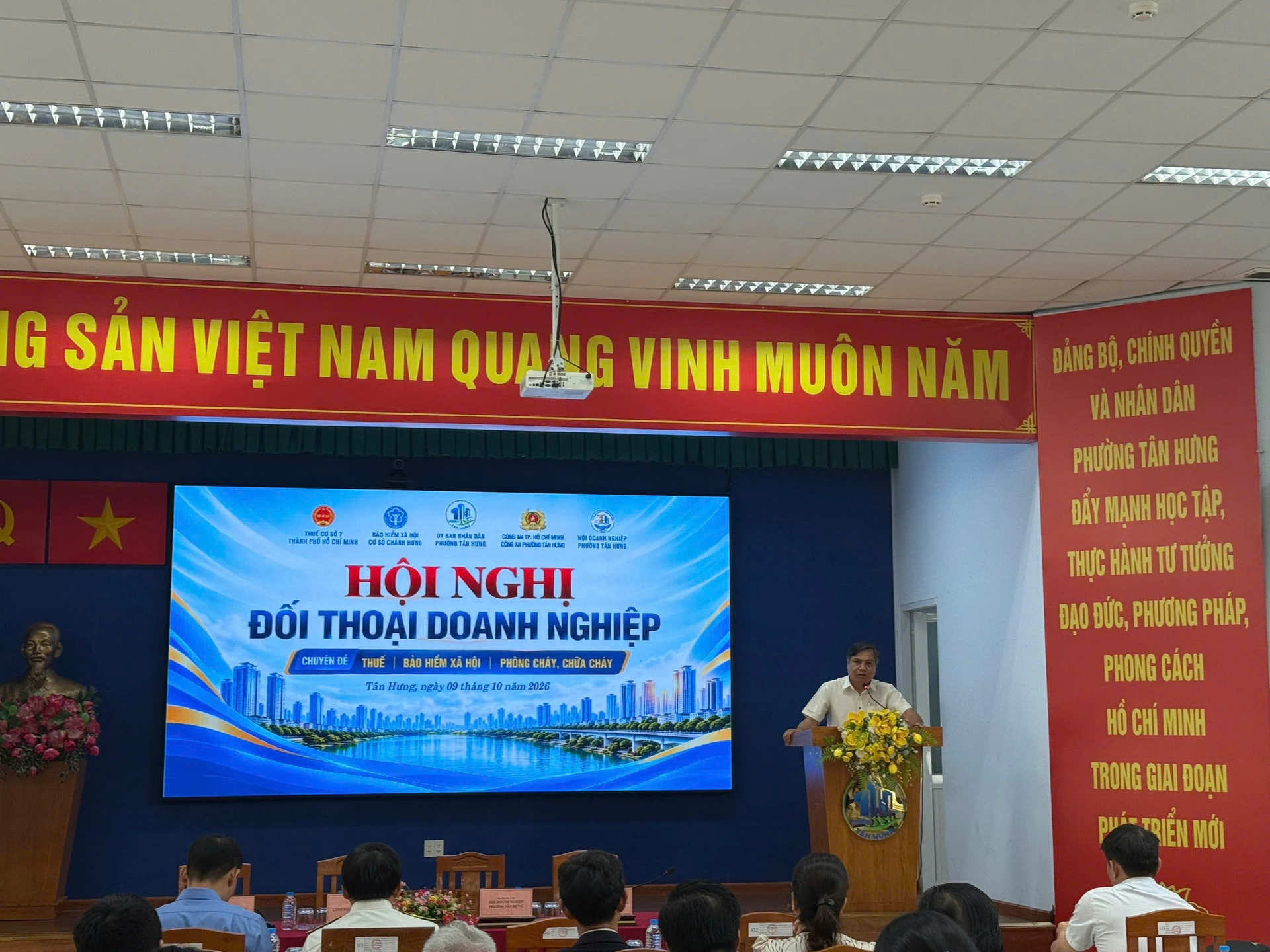 Lãnh đạo Bảo hiểm xã hội cơ sở Chánh Hưng